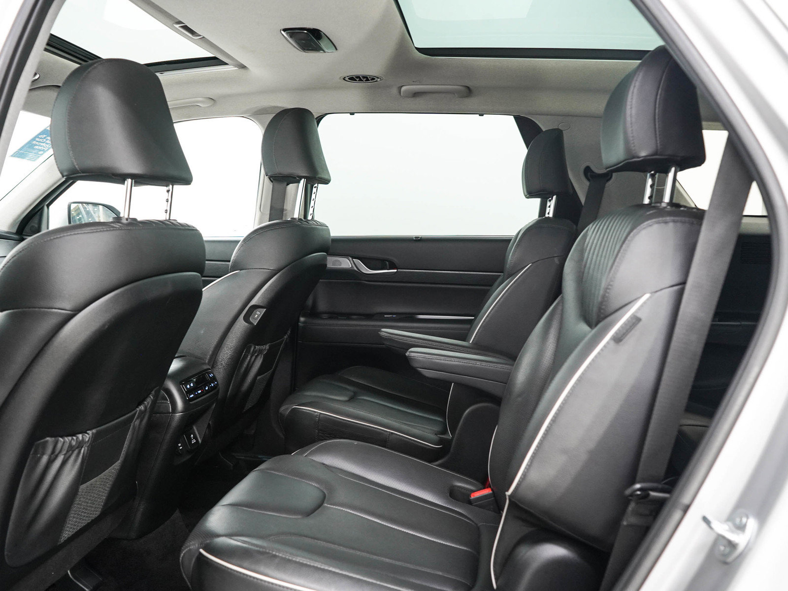 Used 2025 Hyundai Palisade Limited AWD/4WD image 16