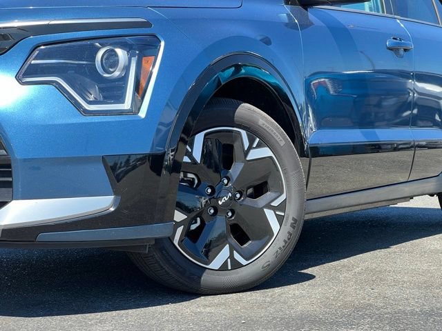 Certified 2023 Kia Niro Wind w/ Wind Preserve Package FWD image 2