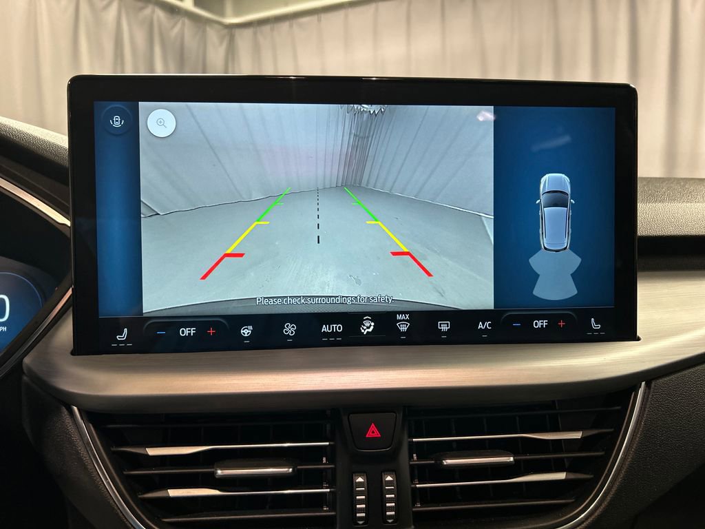 Used 2025 Ford Escape Platinum image 18