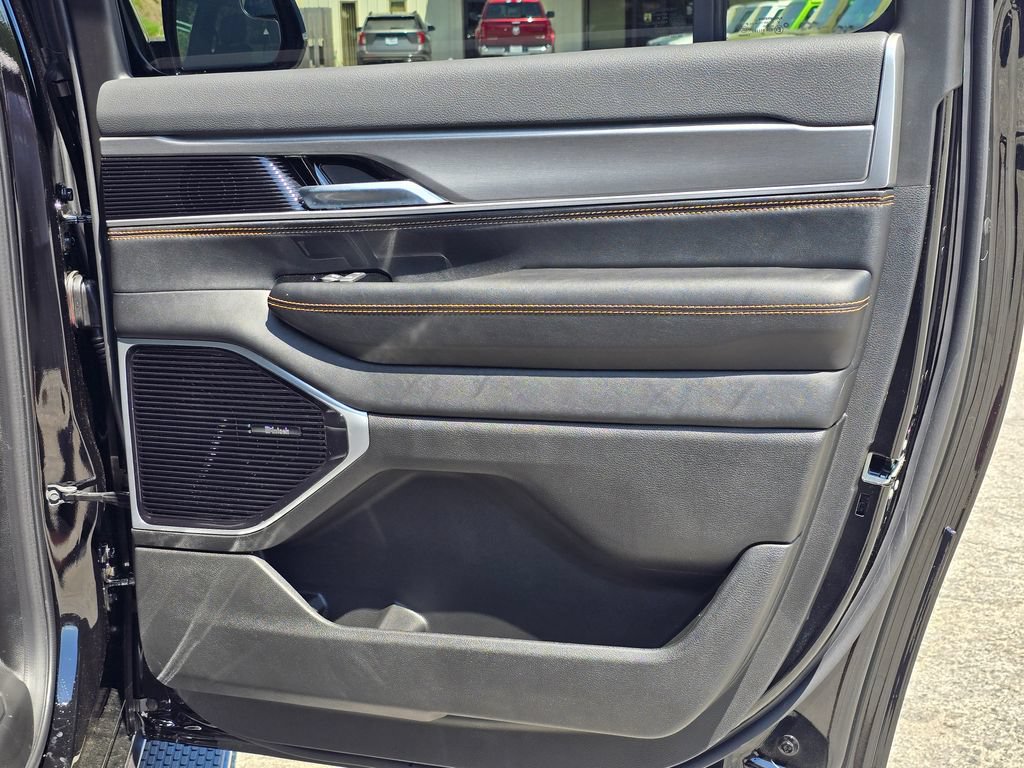 New 2026 Jeep Grand Wagoneer L 4WD image 38