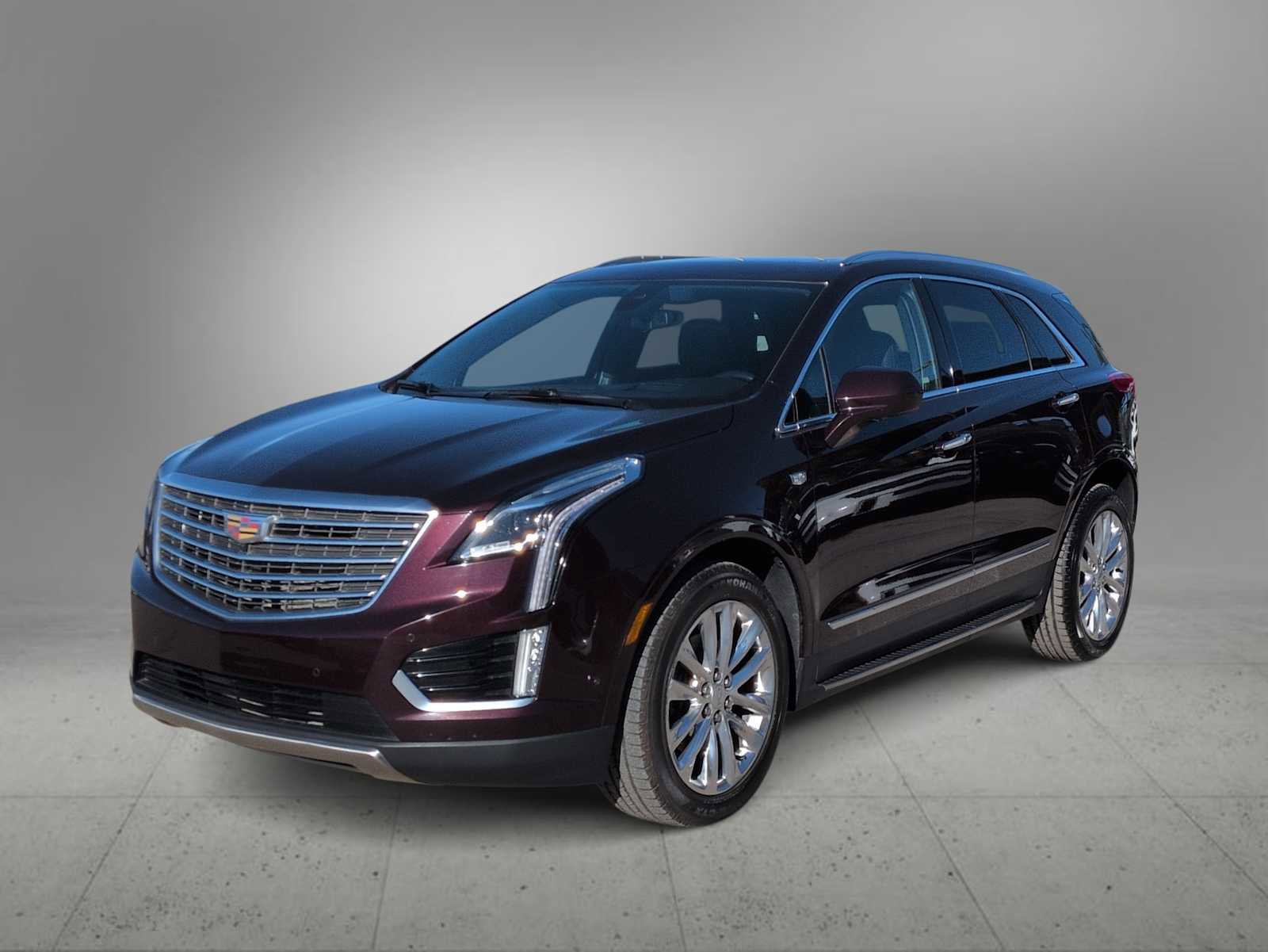 Used 2018 Cadillac XT5 Platinum w/ Driver Assist Package image 4