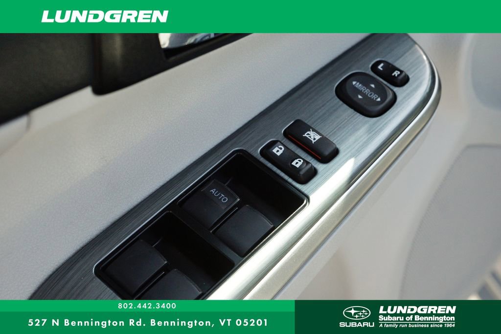 Used 2013 Toyota Camry LE image 25