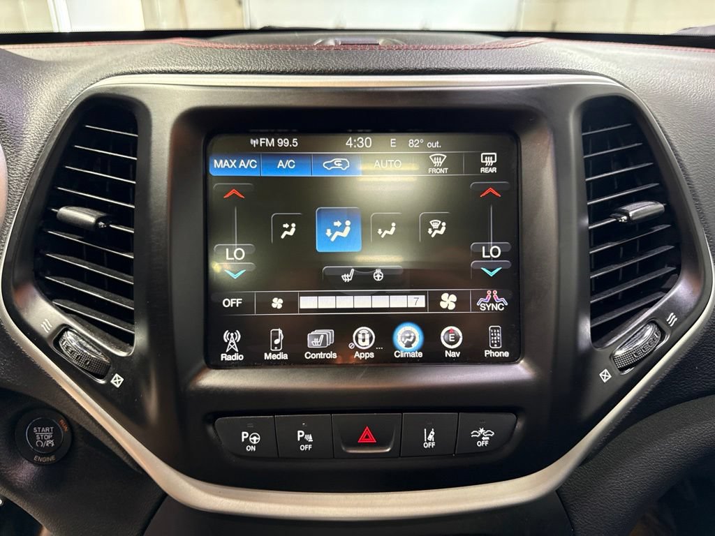 Used 2014 Jeep Cherokee Trailhawk w/ Technology Group AWD/4WD image 17