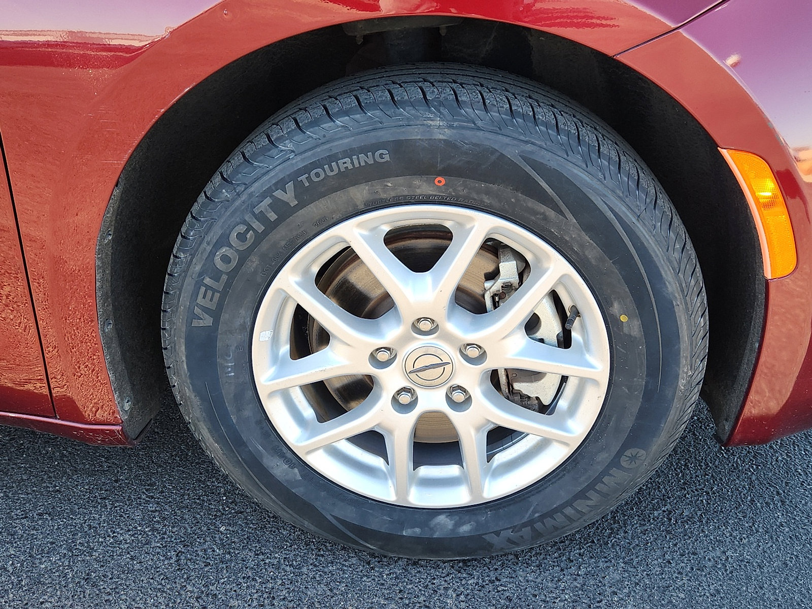 Used 2023 Chrysler Voyager LX image 9