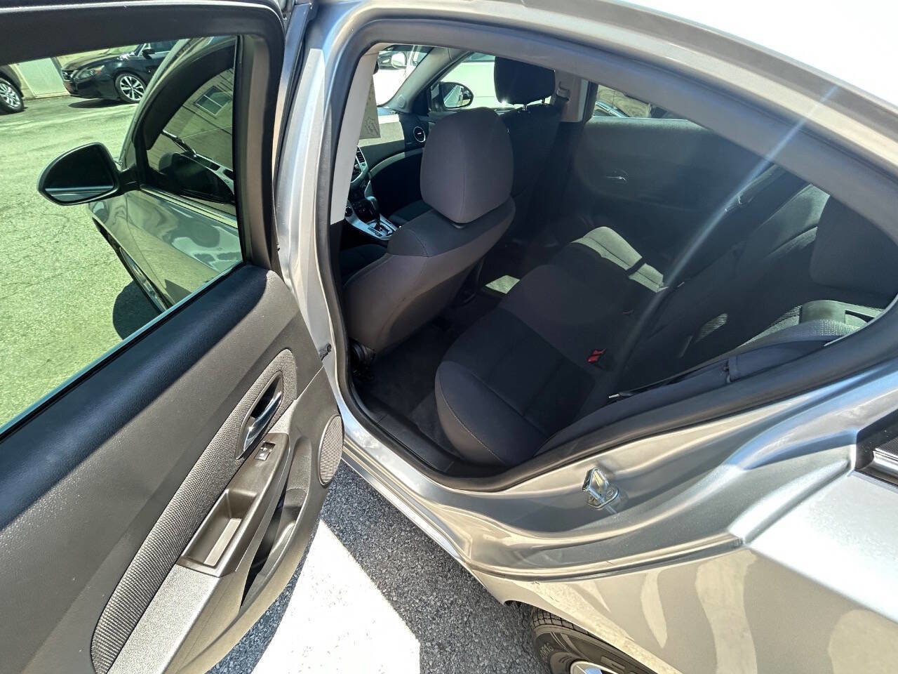 Used 2014 Chevrolet Cruze LT FWD image 7