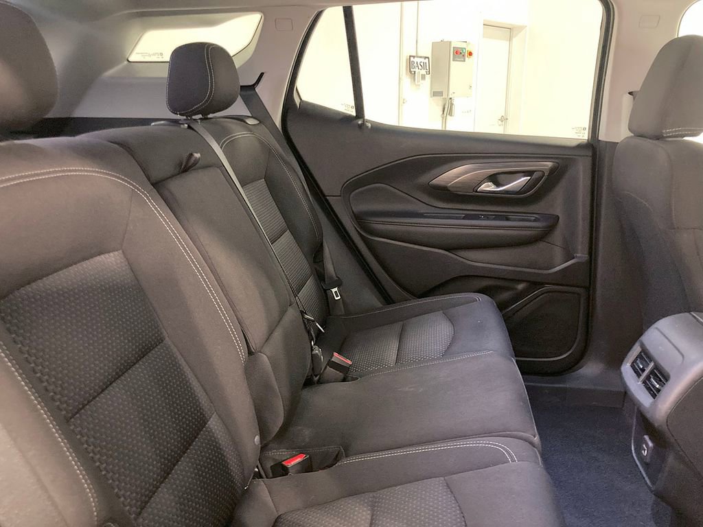 Used 2022 GMC Terrain SLE image 25