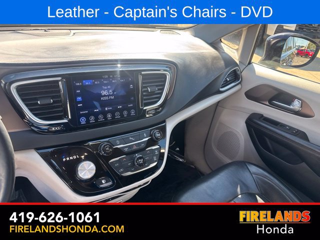 Used 2017 Chrysler Pacifica Touring-L Plus w/ Tire & Wheel Group FWD image 19