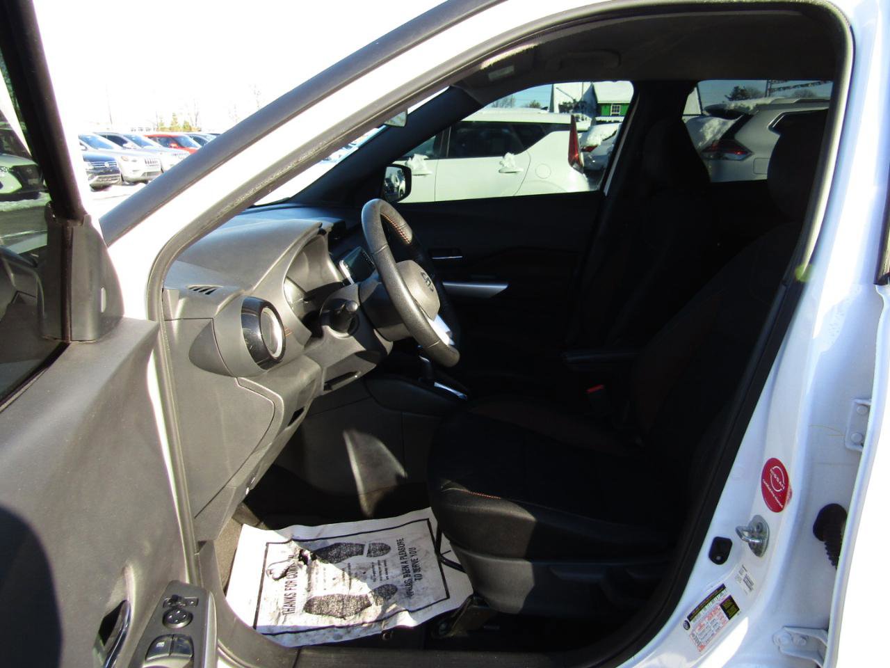 Used 2020 Nissan Kicks SR image 16