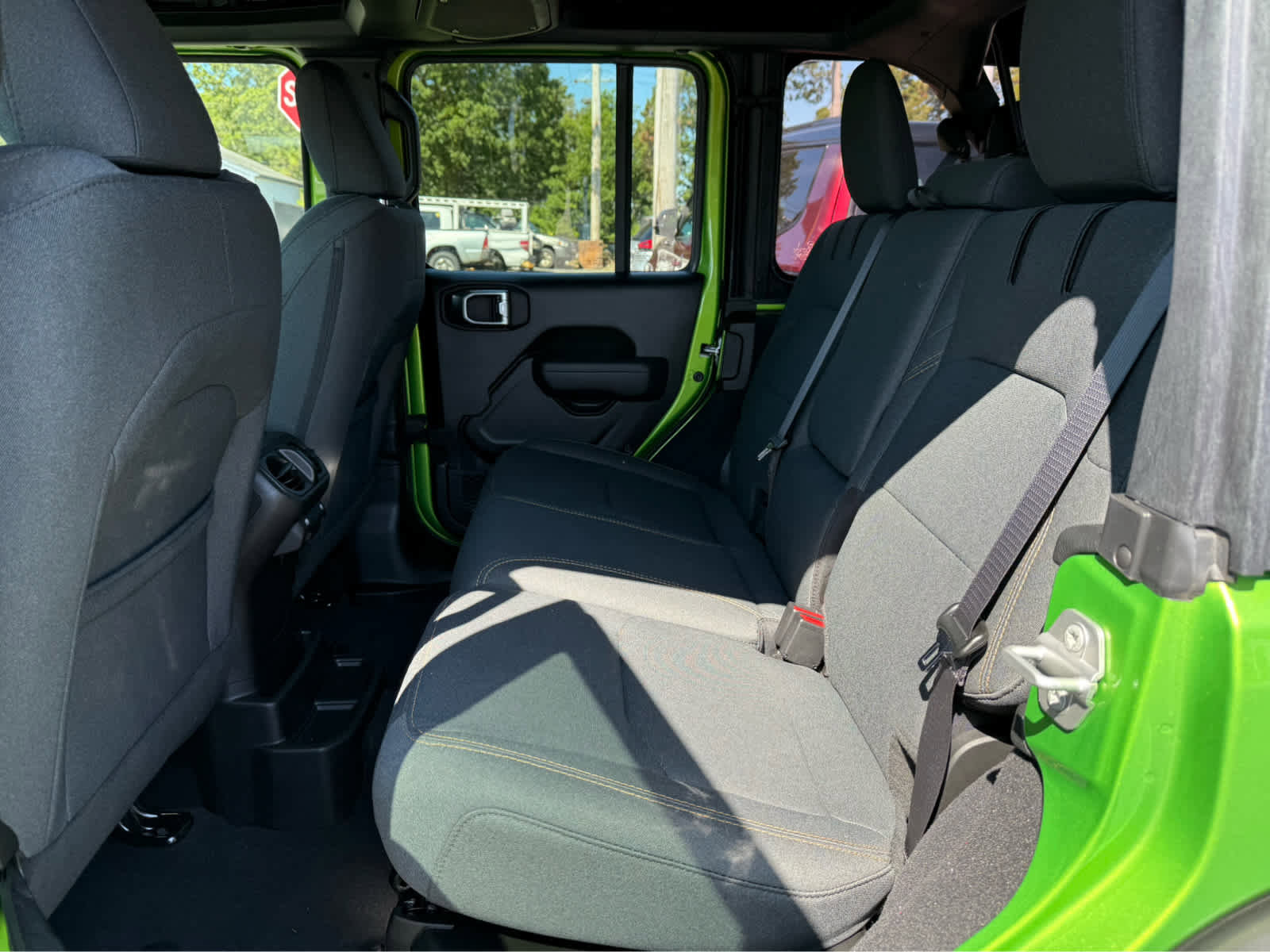 Used 2025 Jeep Wrangler Sport S image 25