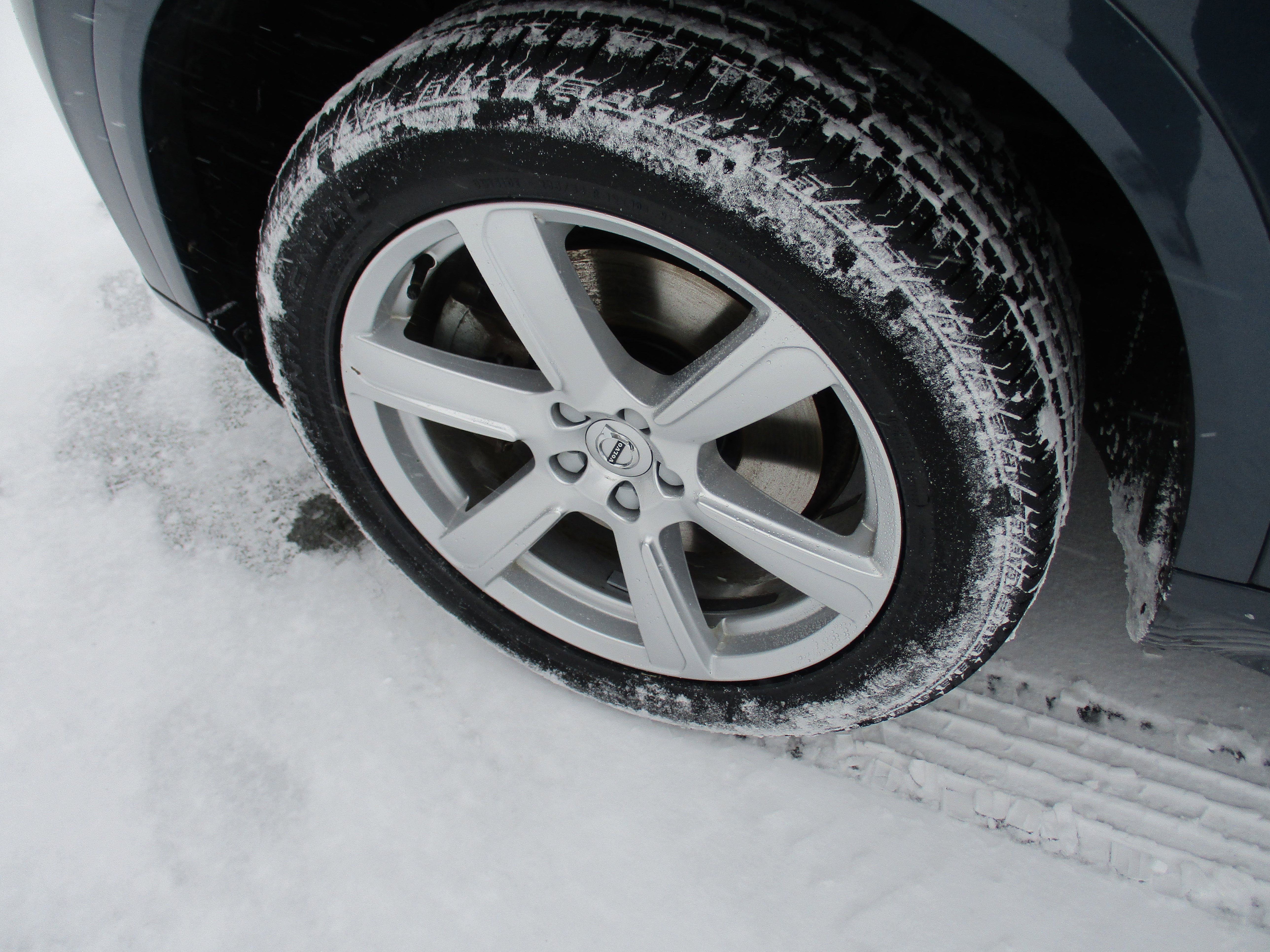 Certified 2023 Volvo XC90 B5 Core w/ Climate Package image 9