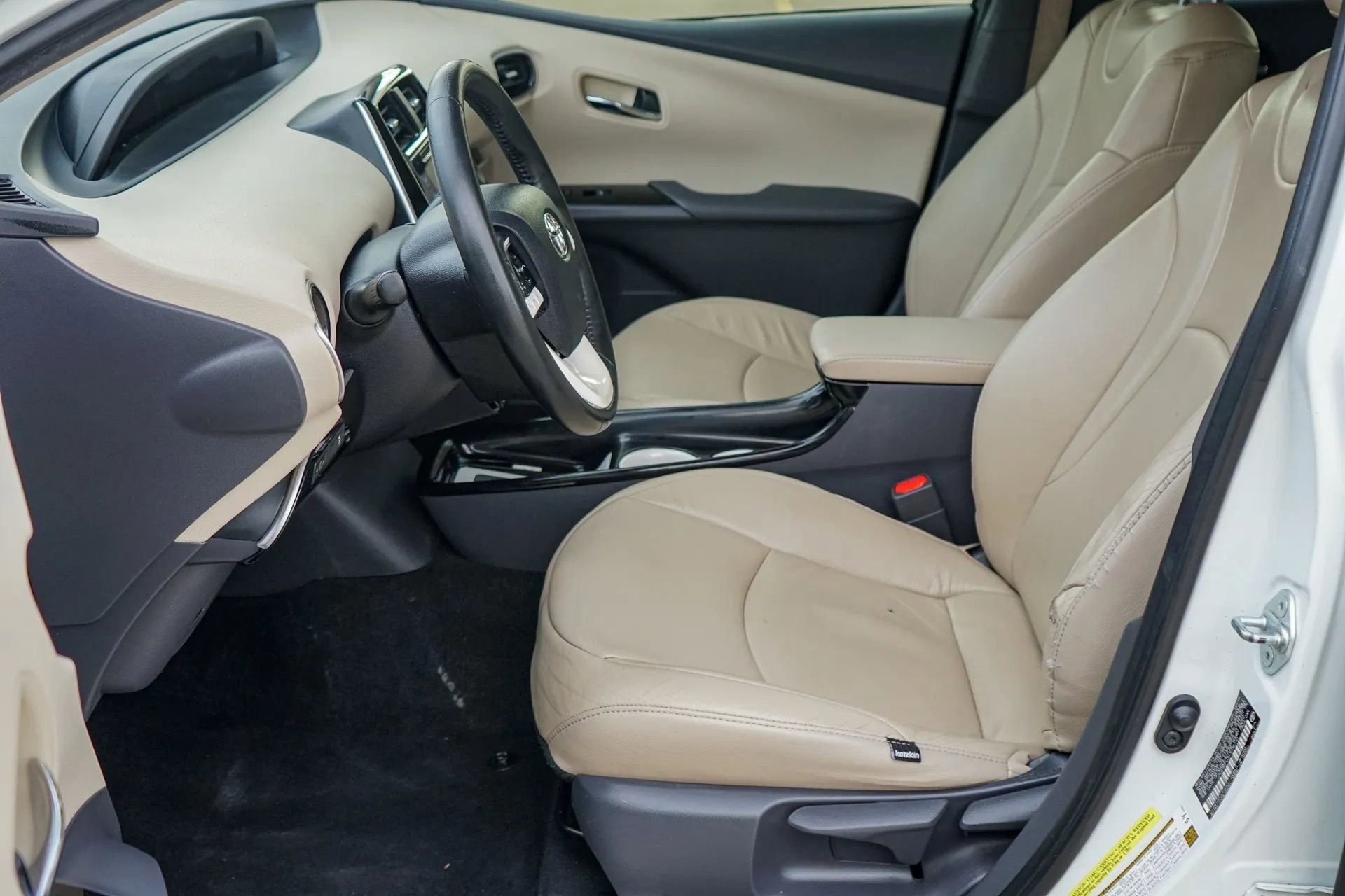 Used 2016 Toyota Prius Three FWD image 13