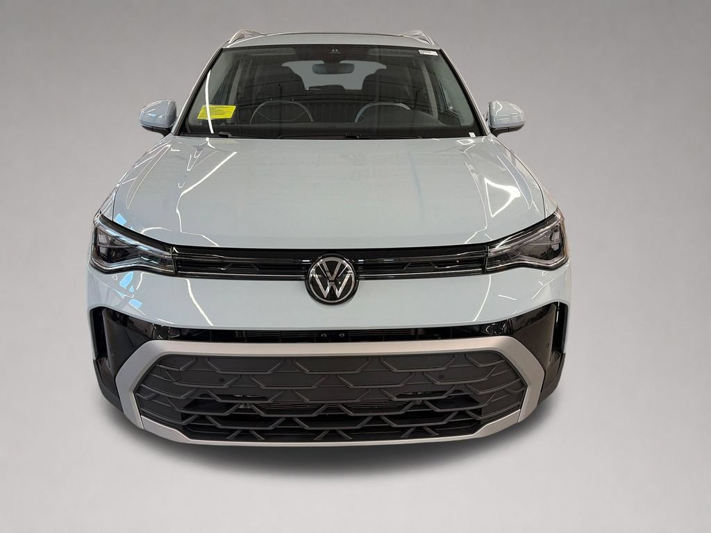 Used 2025 Volkswagen Taos SE w/ Panoramic Sunroof Package AWD/4WD image 9