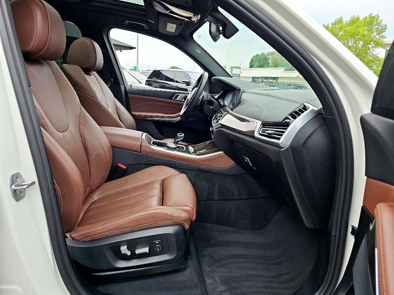 Used 2022 BMW X5 xDrive40i w/ M Sport Package image 35