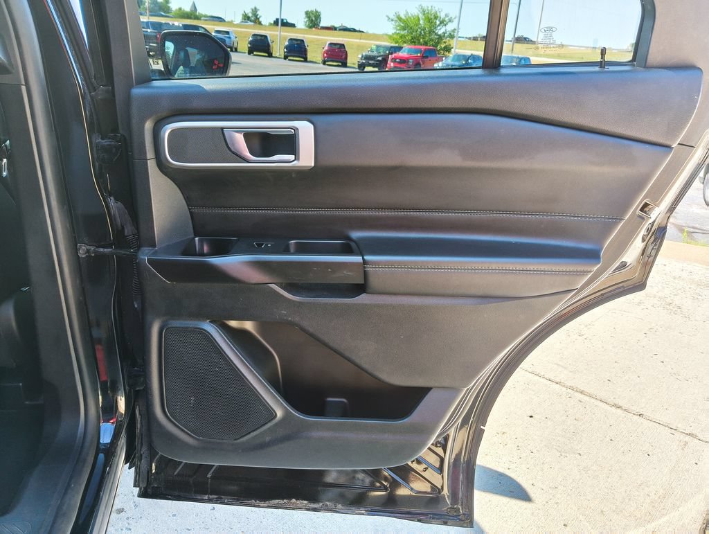 Used 2020 Ford Explorer XLT w/ Equipment Group 202A AWD/4WD image 24
