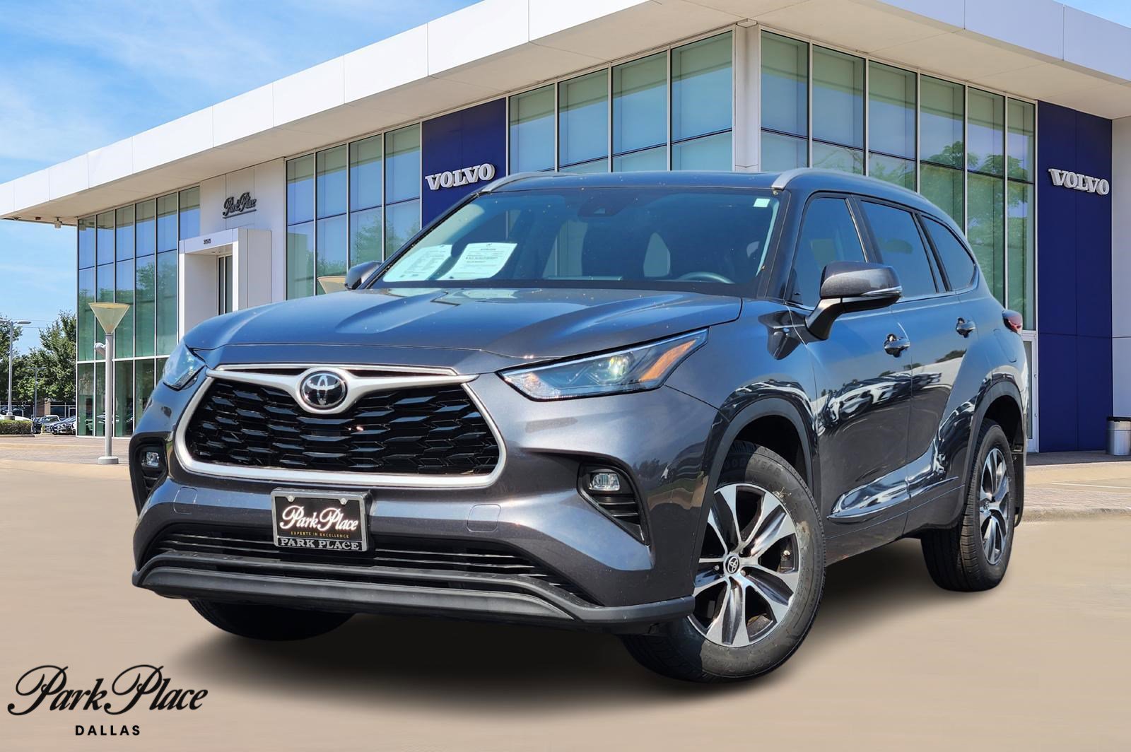Used 2023 Toyota Highlander XLE