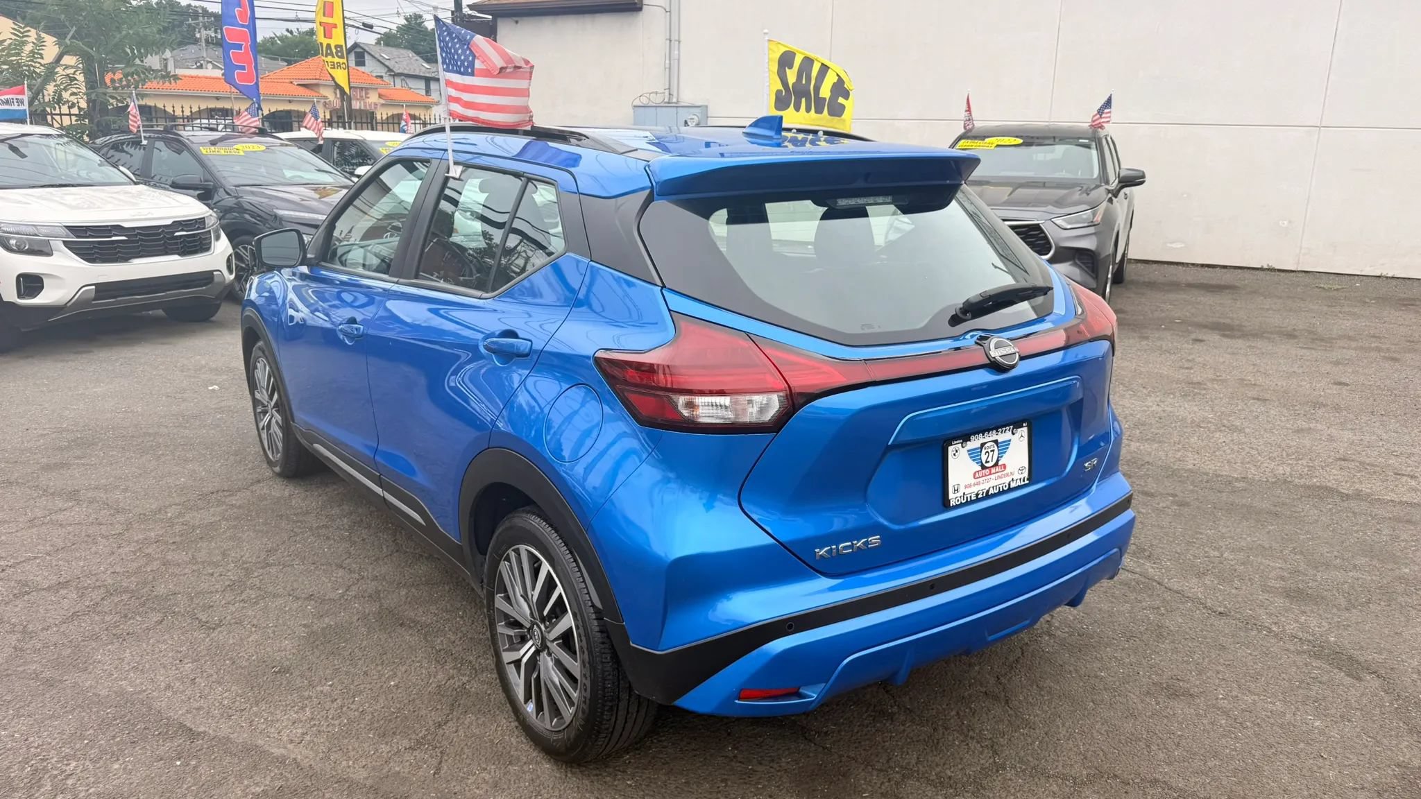 Used 2024 Nissan Kicks SR FWD image 5