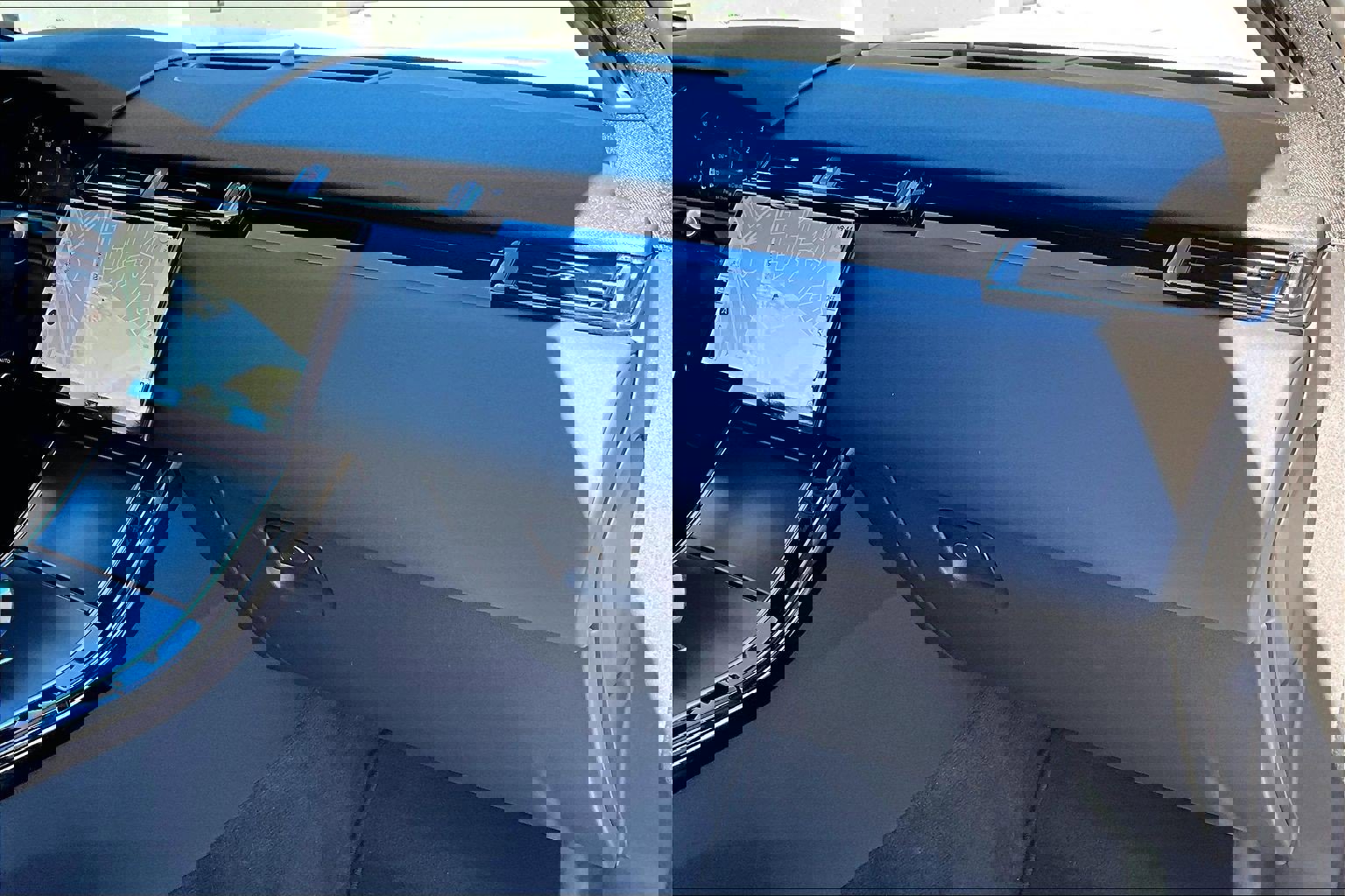 Used 2025 Land Rover Range Rover Velar Dynamic SE image 17