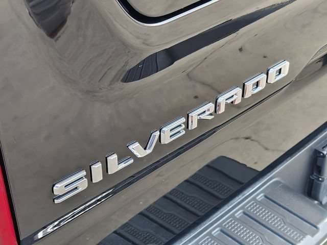 Used 2023 Chevrolet Silverado 1500 High Country w/ Technology Package AWD/4WD image 9