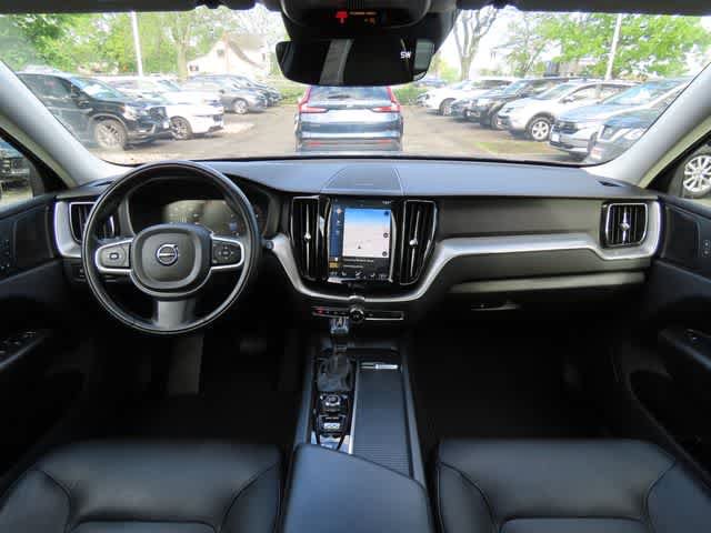 Used 2019 Volvo XC60 T5 Momentum w/ Multimedia Package AWD/4WD image 18