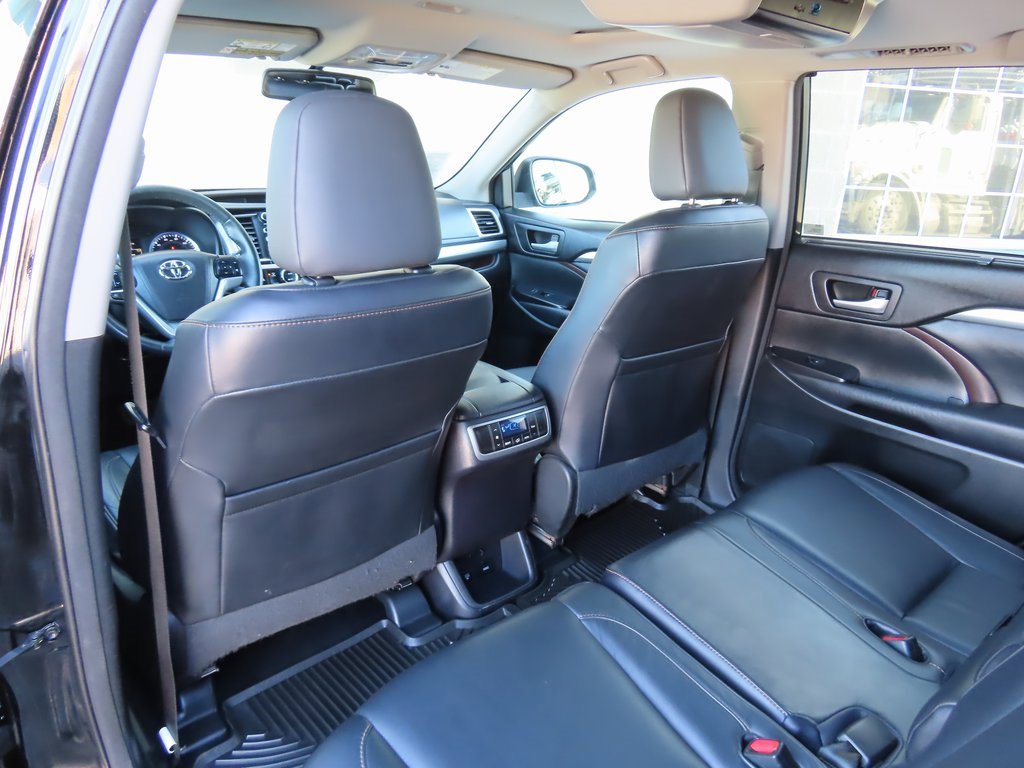 Used 2015 Toyota Highlander XLE image 25