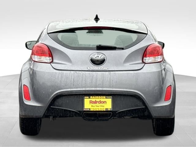 Used 2017 Hyundai Veloster Value Edition image 7