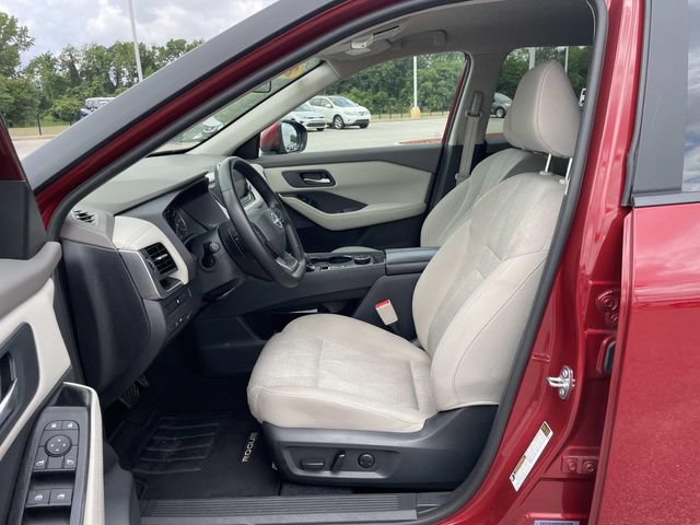 Used 2025 Nissan Rogue SV AWD/4WD image 14