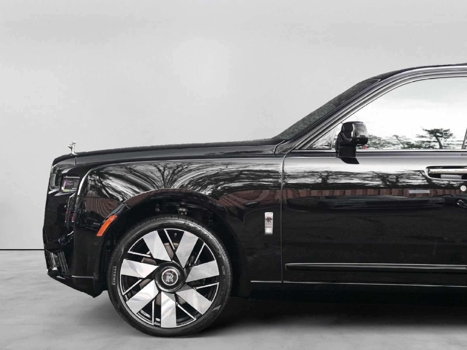 Certified 2025 Rolls-Royce Cullinan AWD/4WD image 56