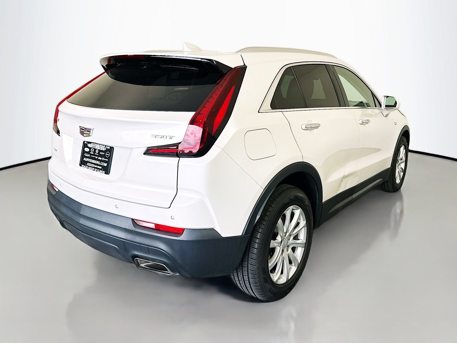 Used 2020 Cadillac XT4 Luxury w/ Cold Weather Package AWD/4WD image 7