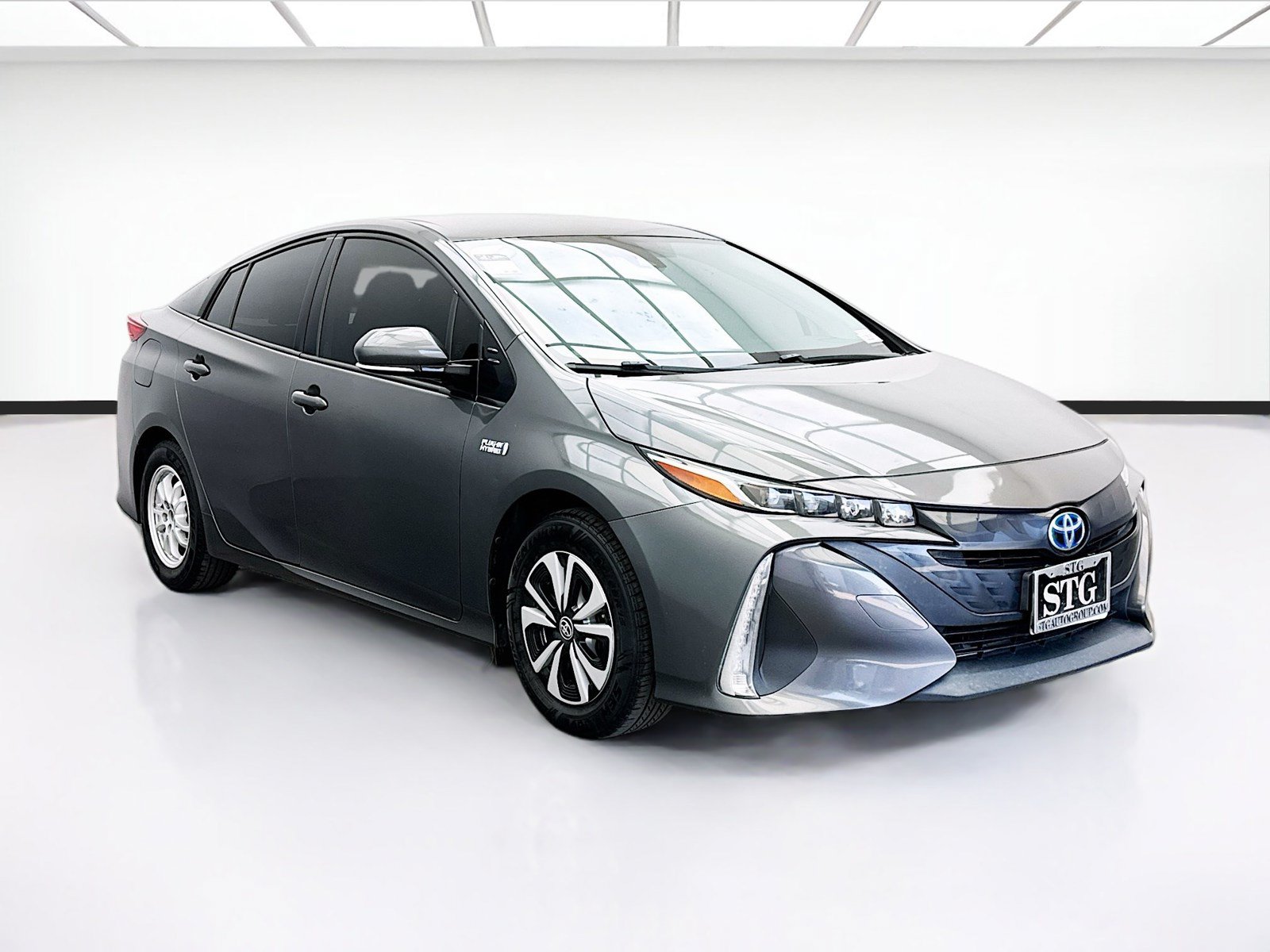 Used 2019 Toyota Prius Prime Premium FWD image 3