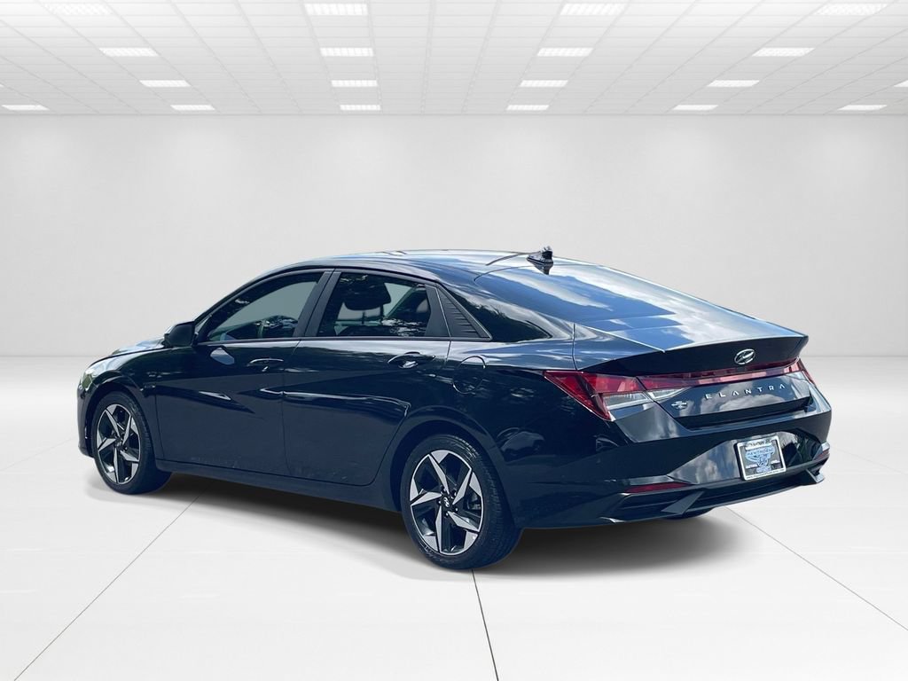 Certified 2023 Hyundai Elantra SEL w/ Convenience Package FWD image 4