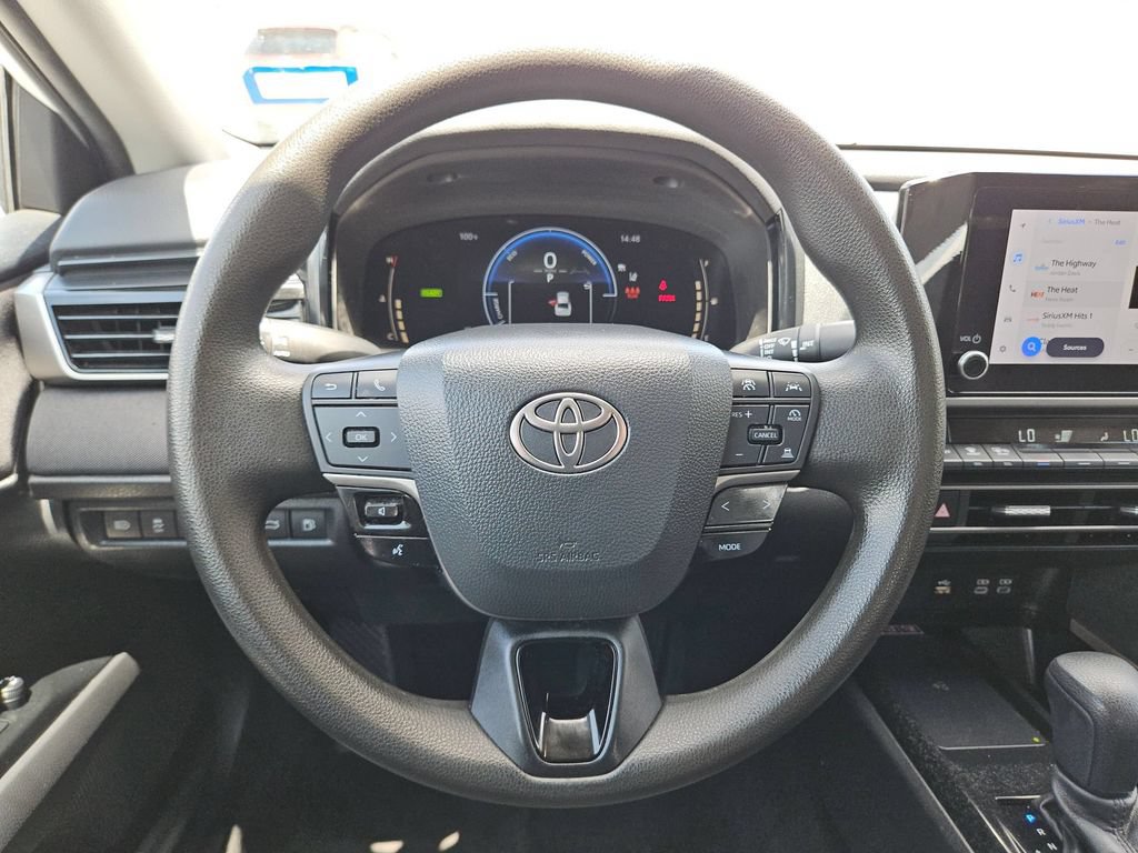 Used 2025 Toyota Camry LE FWD image 22