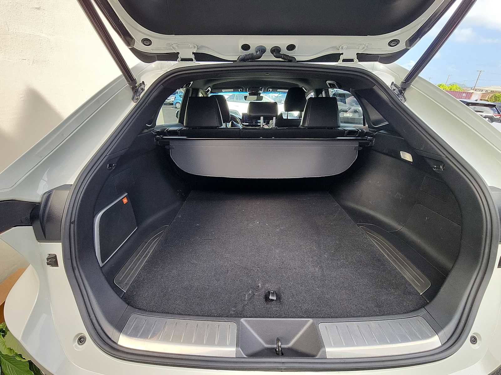 Used 2022 Toyota Venza XLE image 24