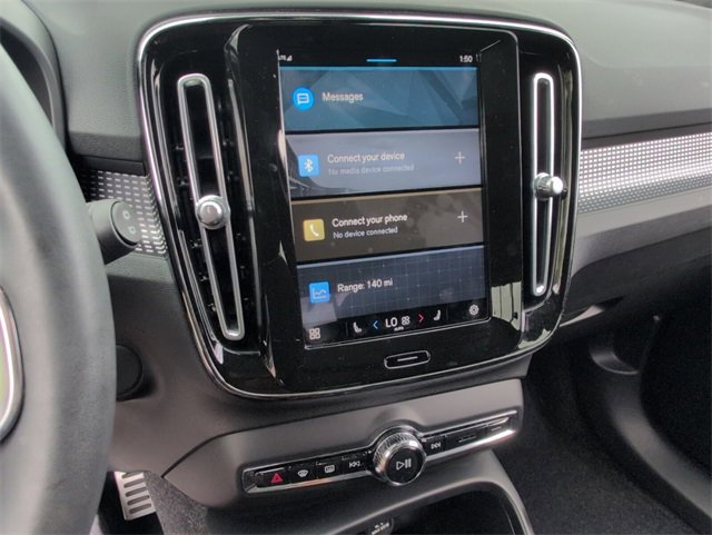 Used 2022 Volvo XC40 P8 Recharge Plus image 22