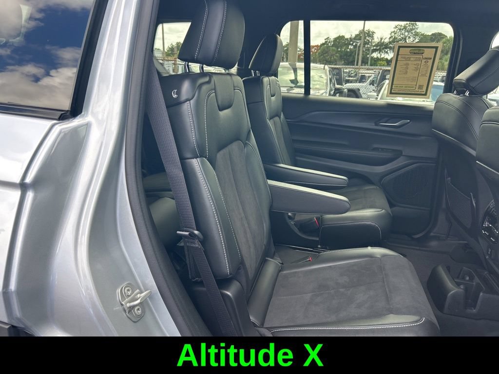 Used 2025 Jeep Grand Cherokee L Altitude RWD image 29