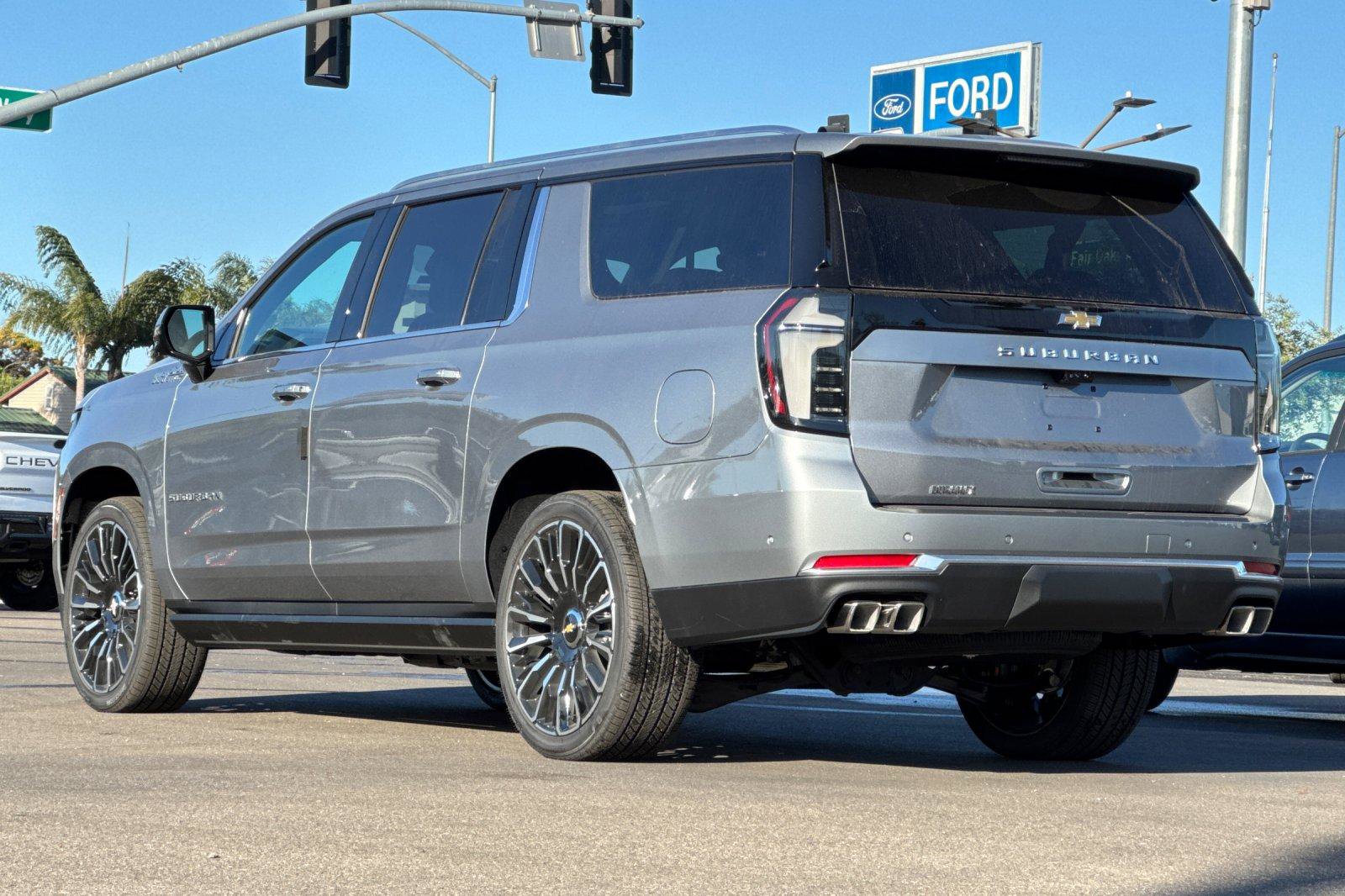 New 2026 Chevrolet Suburban High Country image 8