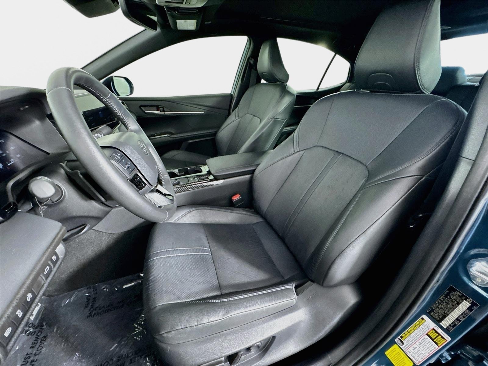 Used 2025 Toyota Camry XSE FWD image 11