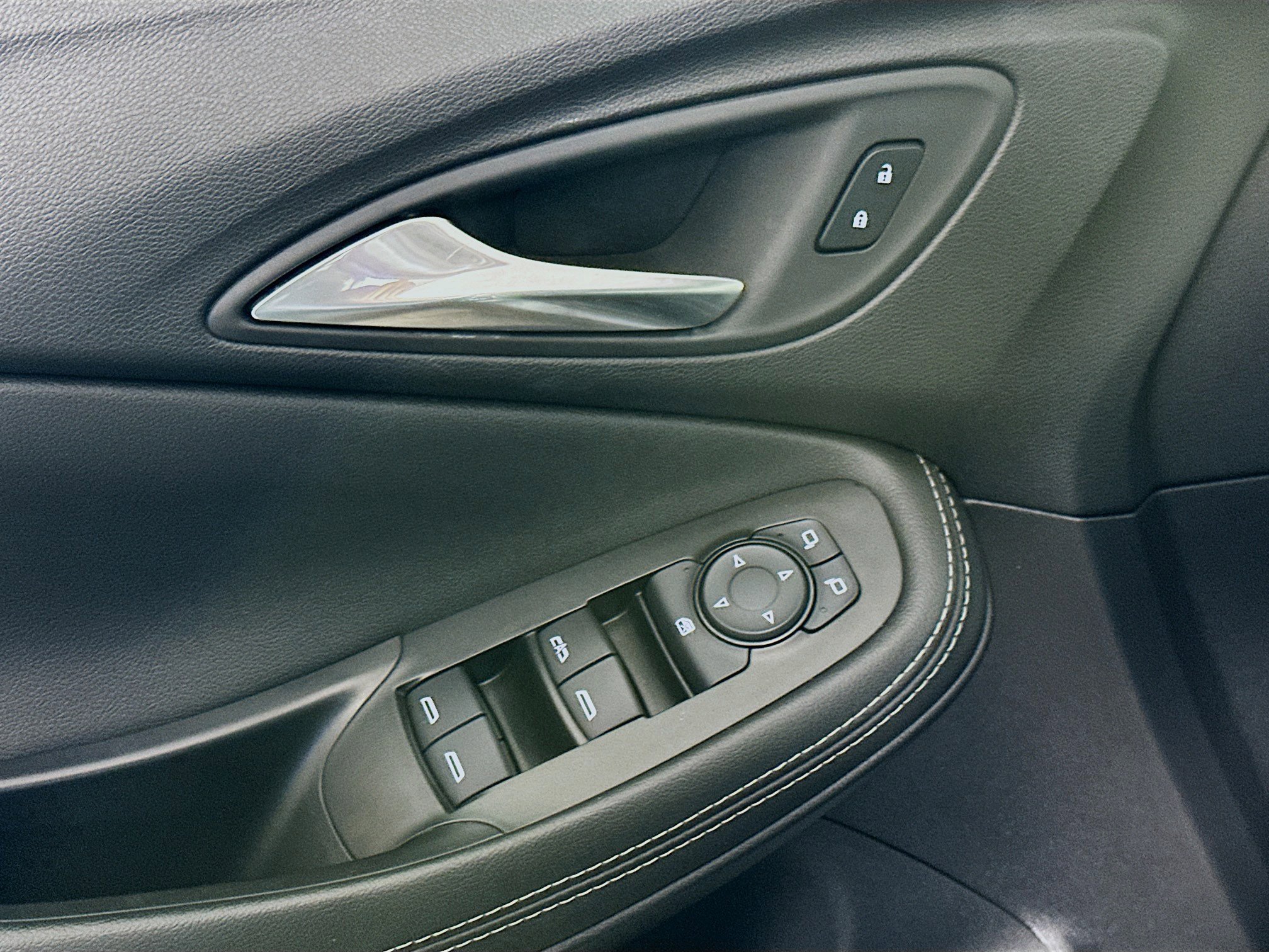 Used 2025 Buick Encore GX Preferred image 15