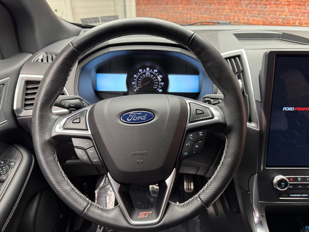 Used 2023 Ford Edge ST AWD/4WD image 13