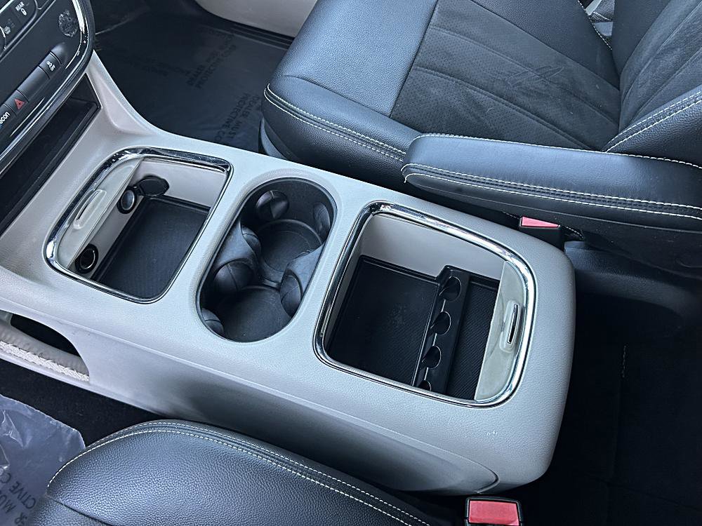 Used 2019 Dodge Grand Caravan SXT w/ Driver Convenience Group image 9