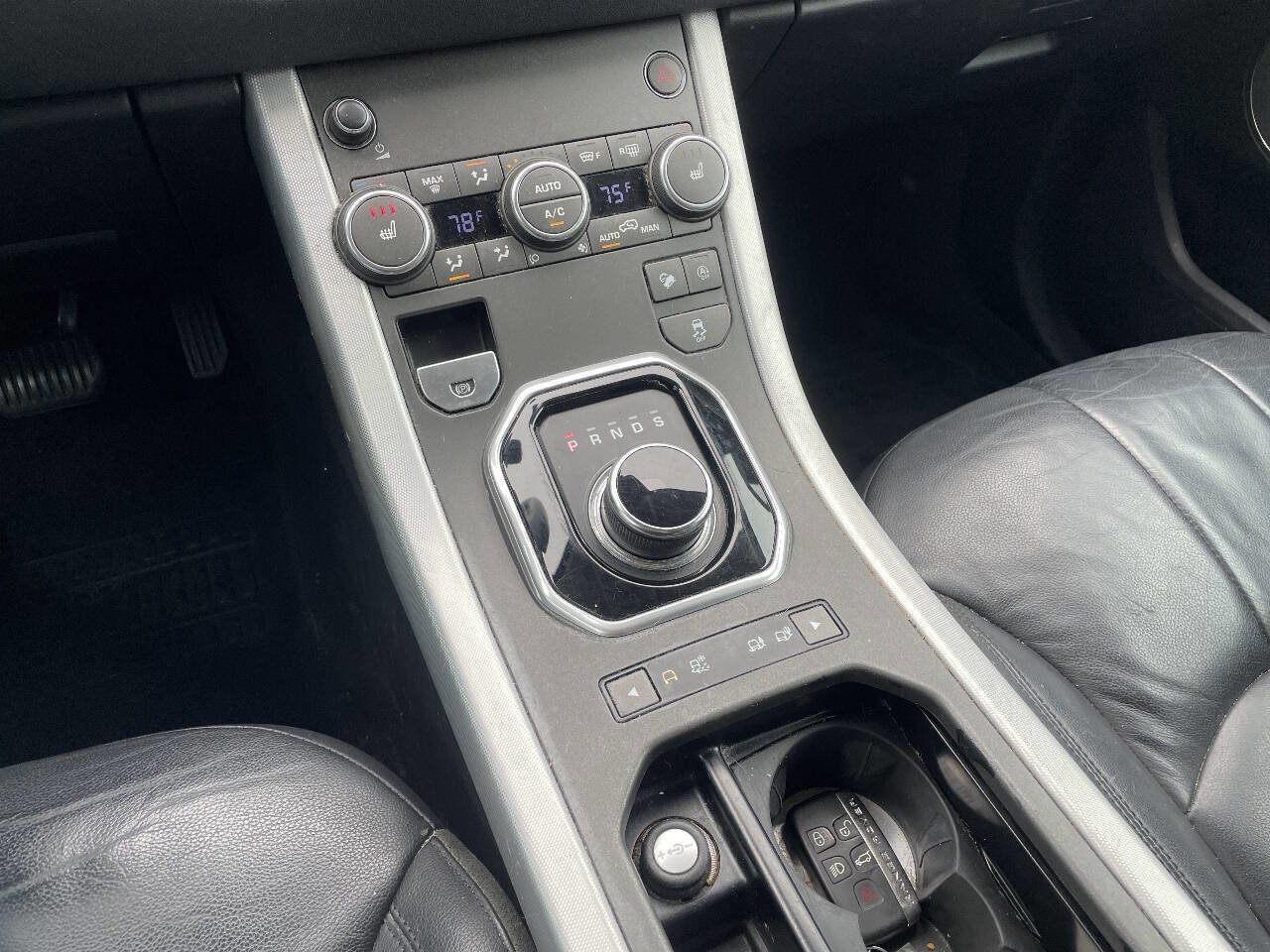 Used 2019 Land Rover Range Rover Evoque SE Premium image 21