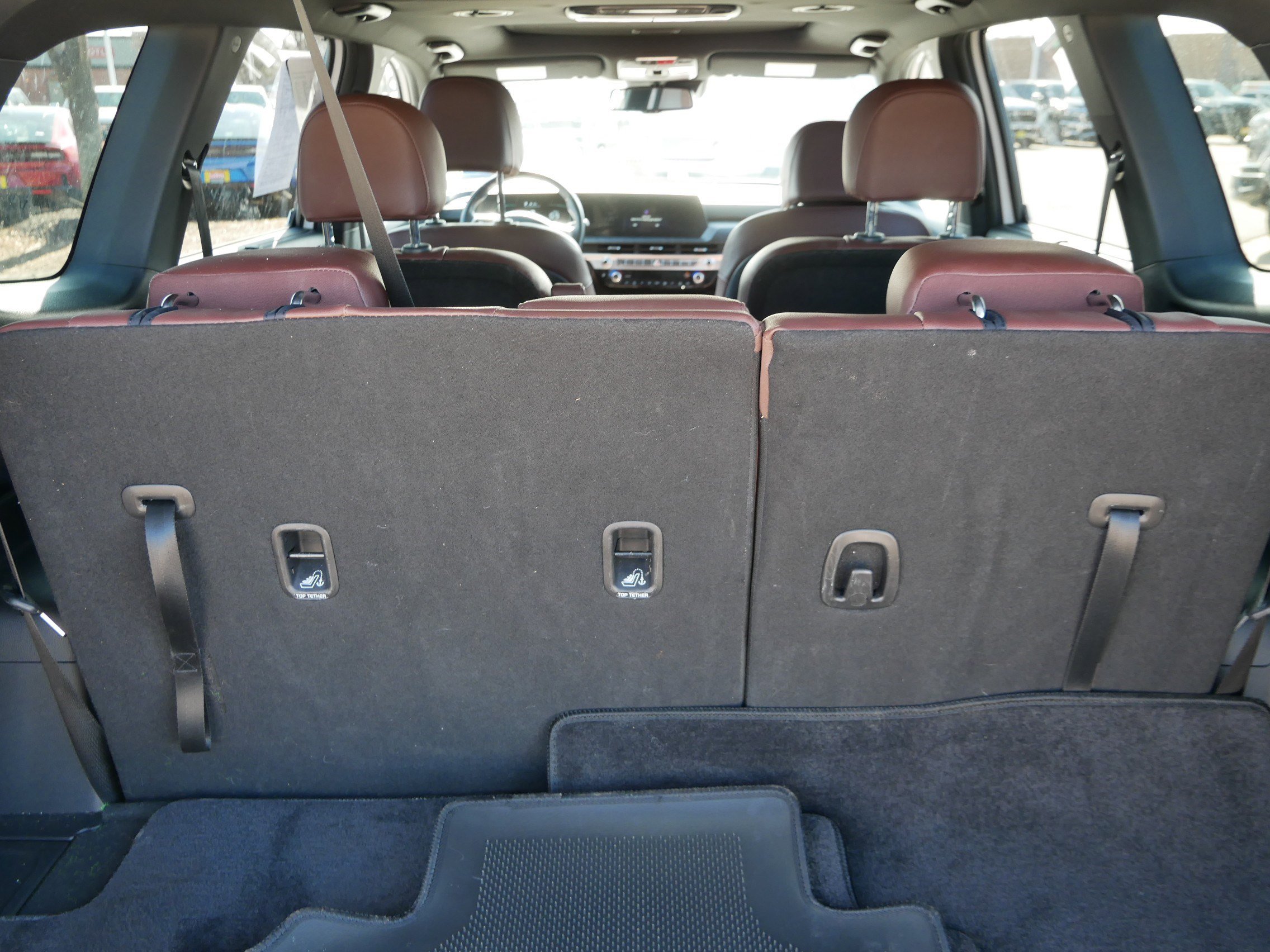 Used 2023 Kia Telluride EX w/ EX Captain's Chair Package image 18