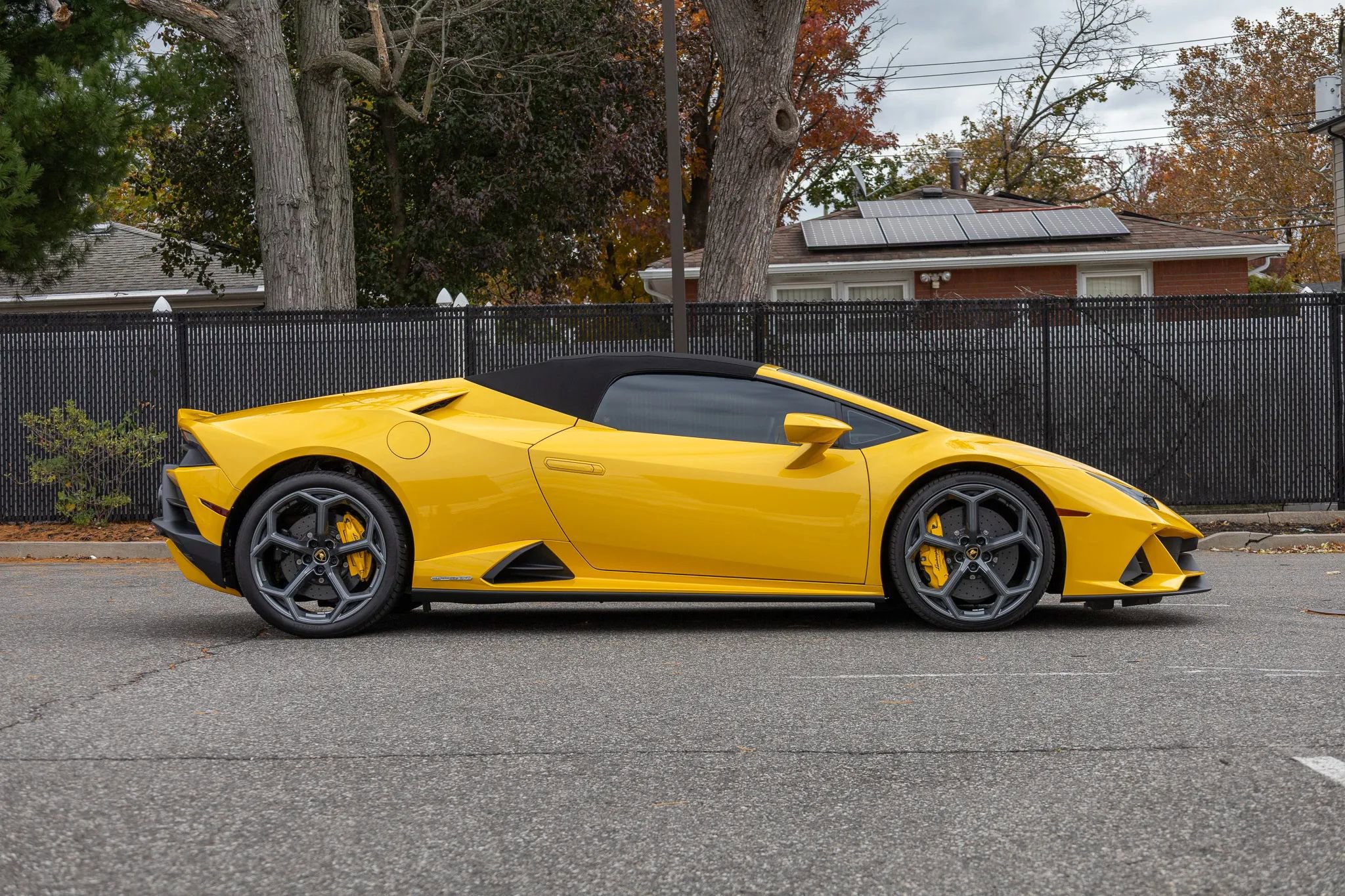 Used 2024 Lamborghini Huracan EVO image 25