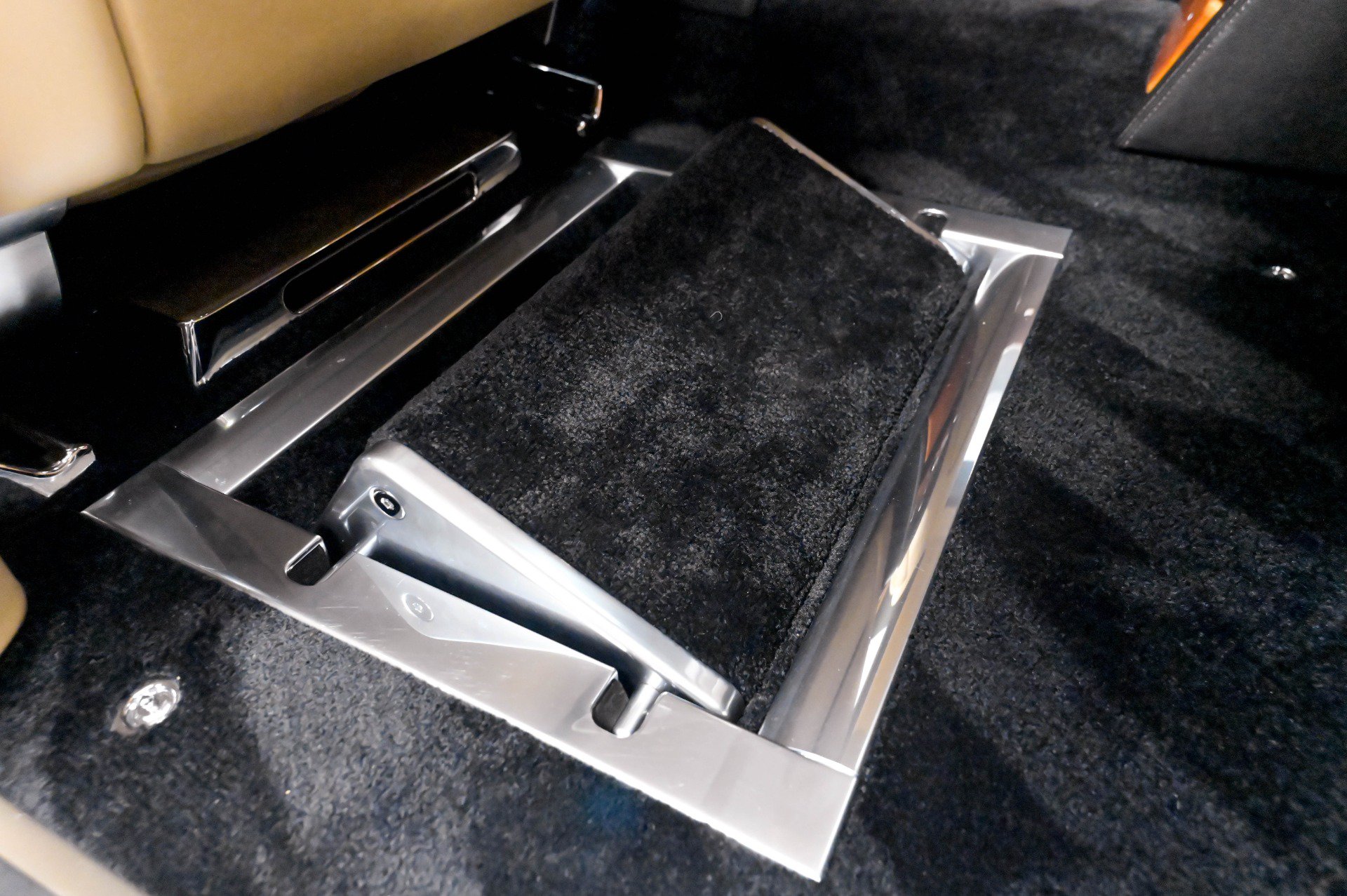 Used 2013 Rolls-Royce Phantom Sedan RWD image 54