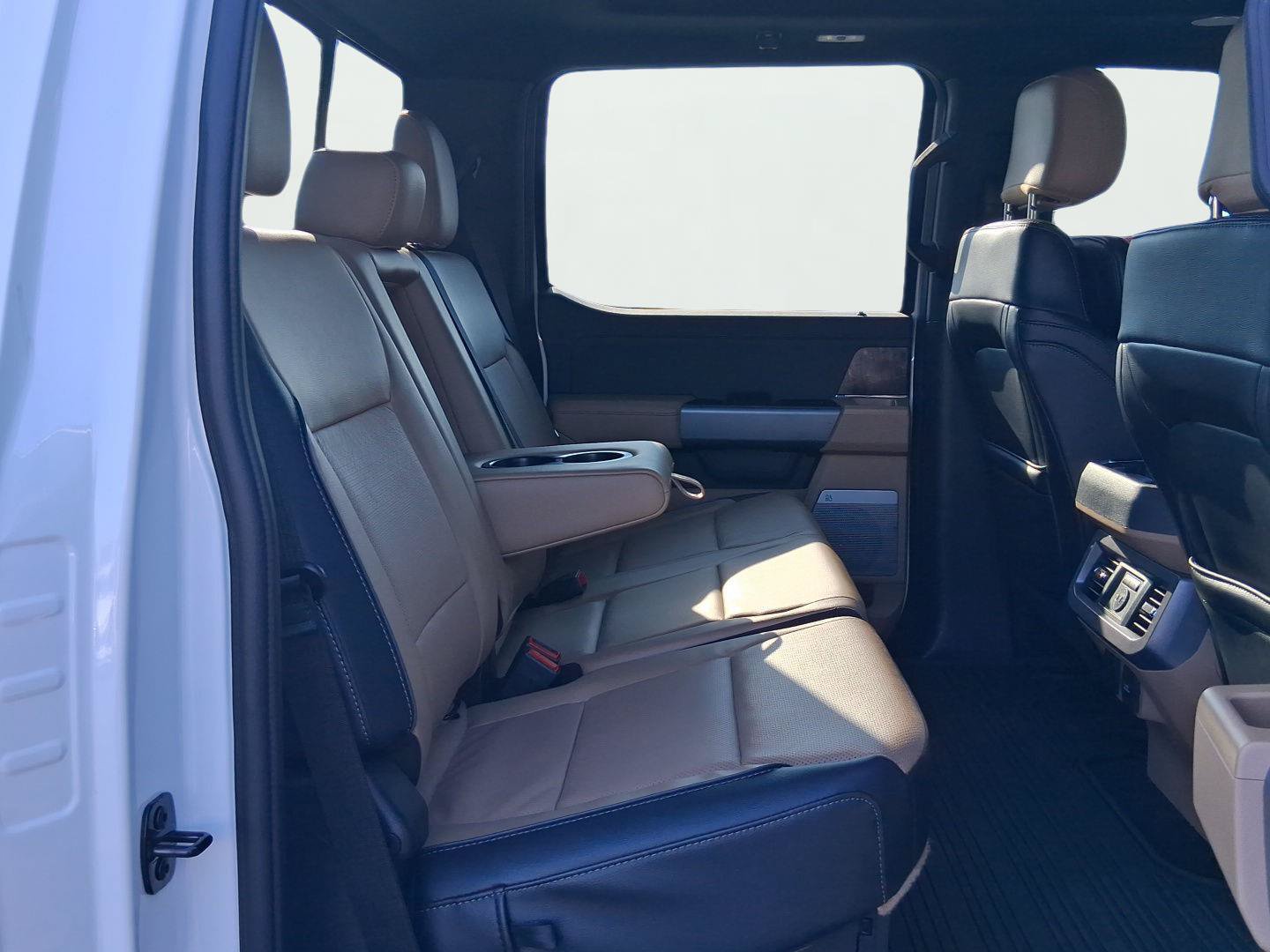 Certified 2024 Ford F250 Lariat w/ Lariat Ultimate Package AWD/4WD image 8