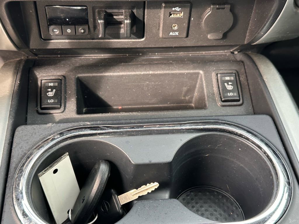 Used 2018 Nissan Titan SV w/ SV Convenience Package image 31