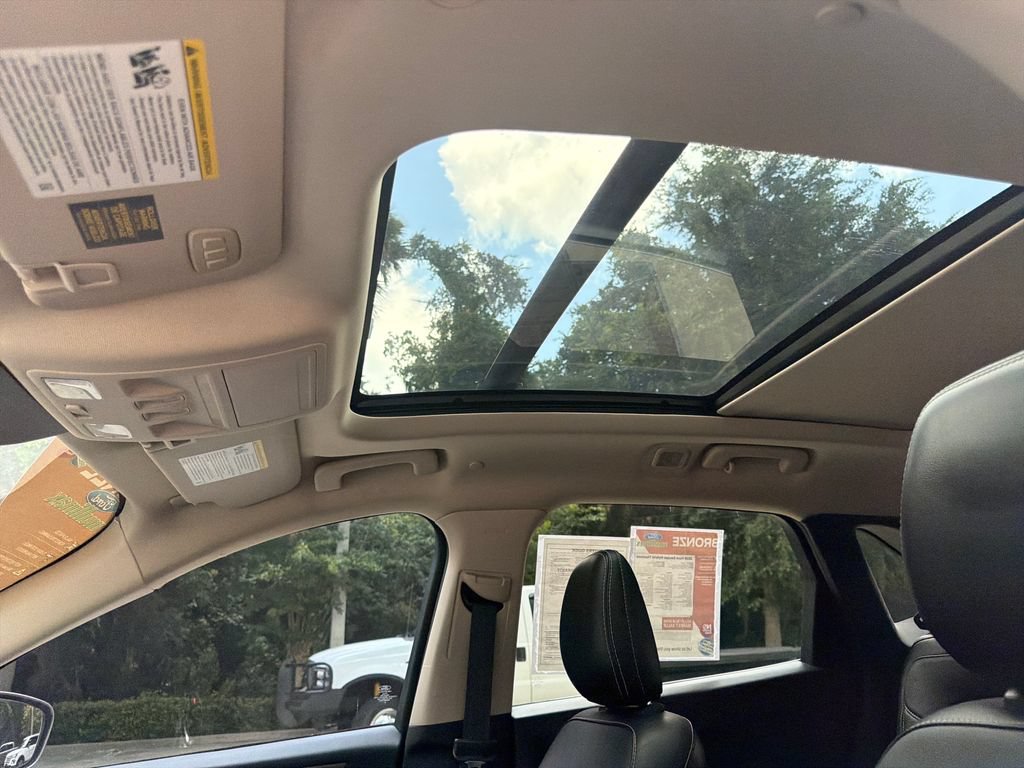 Used 2020 Ford Escape Titanium FWD image 9