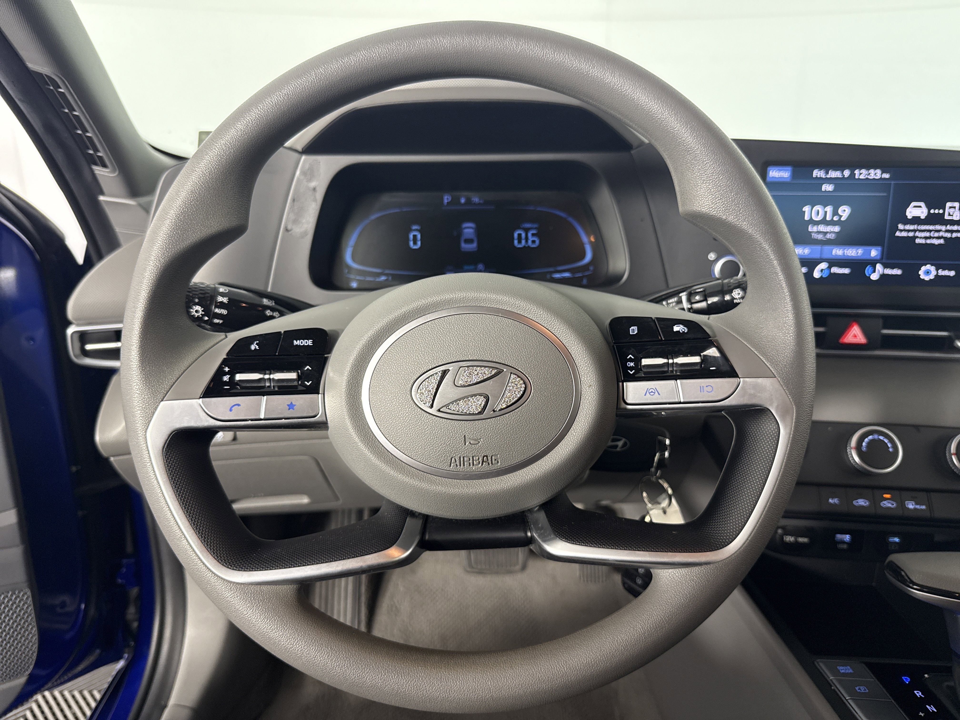 Used 2024 Hyundai Elantra SE image 23