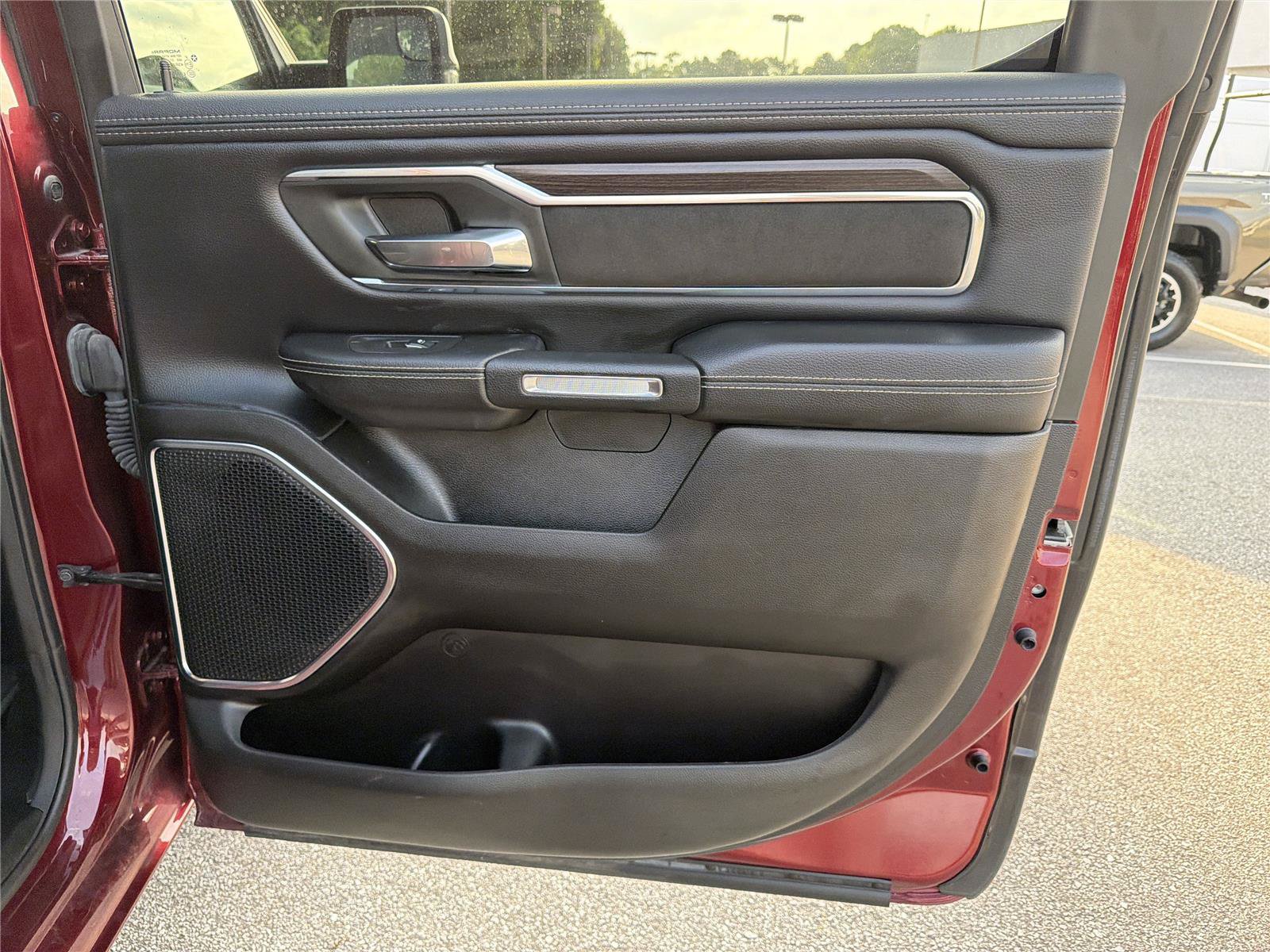 Used 2025 RAM 1500 Laramie w/ Sport Appearance Package AWD/4WD image 15