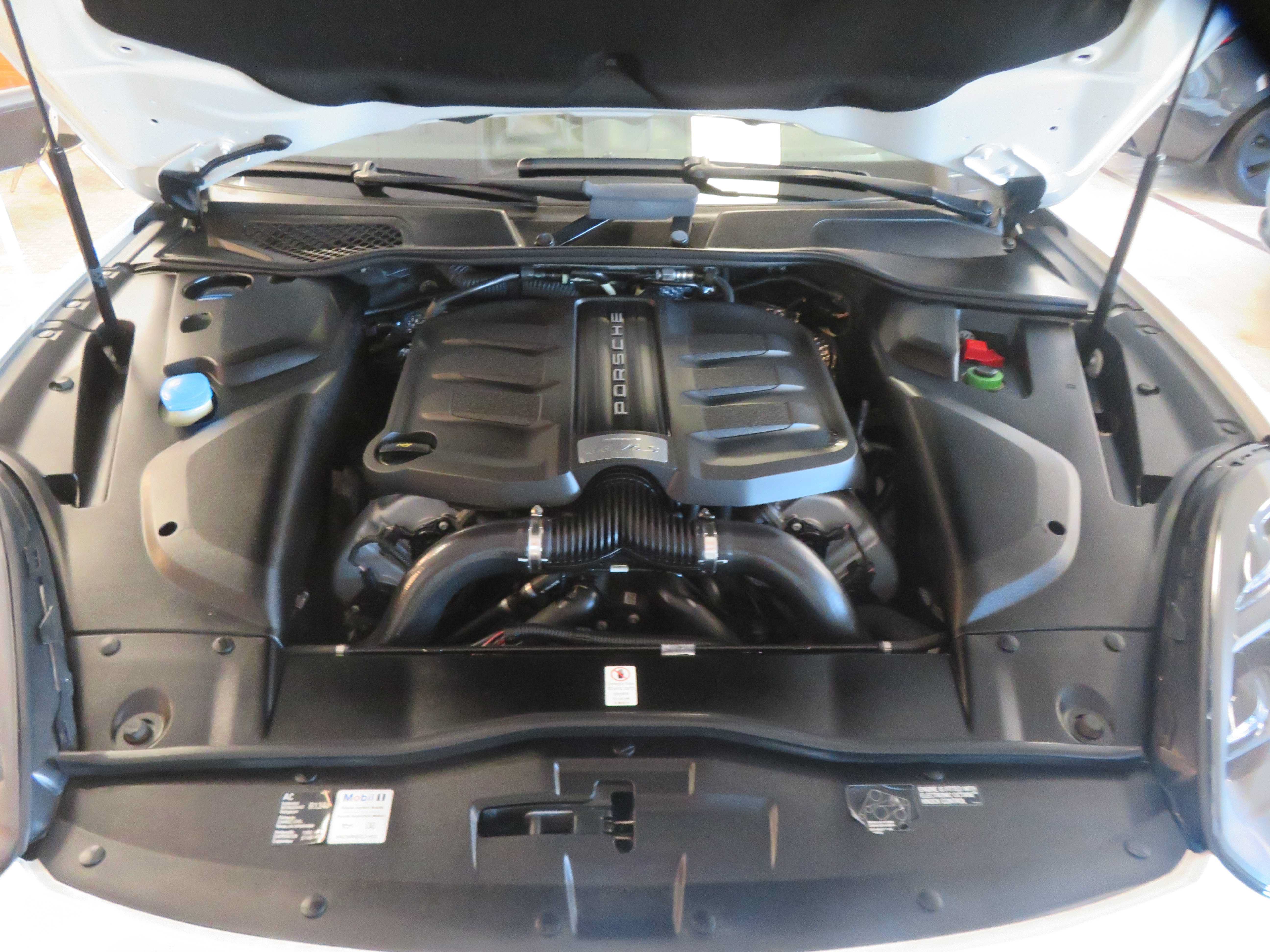 Used 2015 Porsche Cayenne S AWD/4WD image 55
