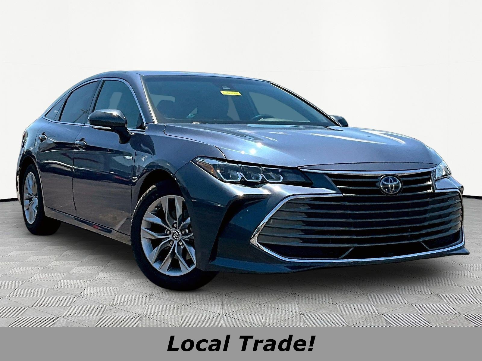 Used 2021 Toyota Avalon XLE w/ Moonroof Package FWD image 3